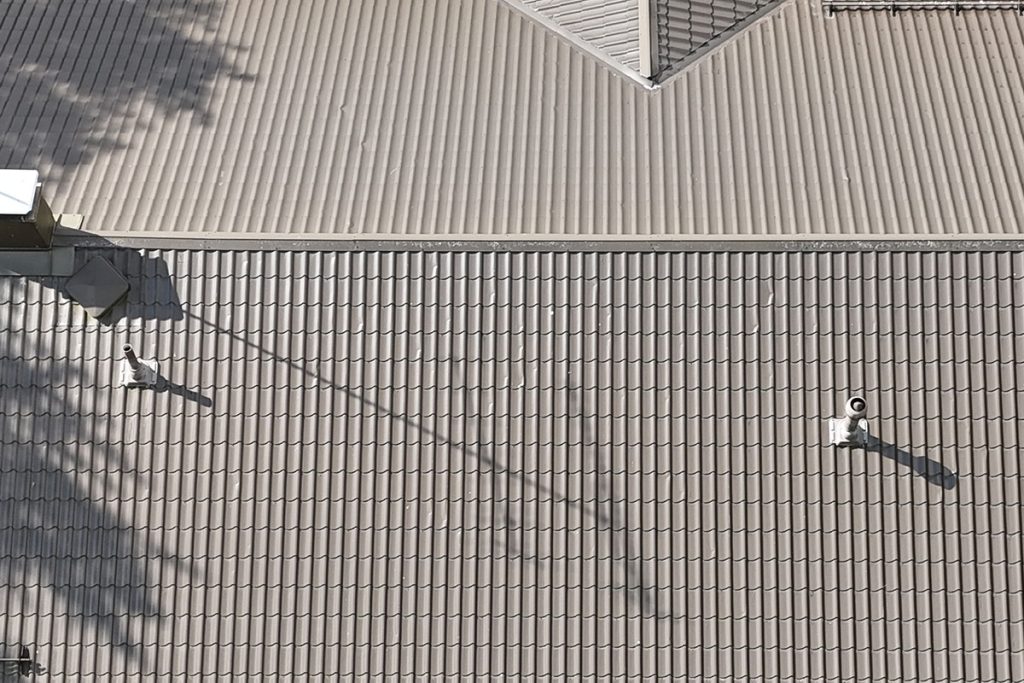 Peltikaton läpivientien kunnostus